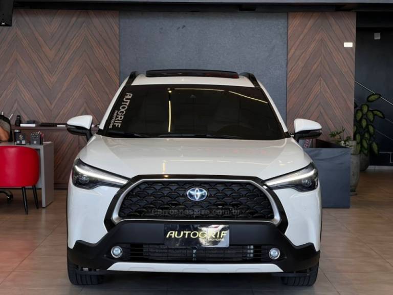 TOYOTA - COROLLA - 2022/2023 - Branca - R$ 165.900,00