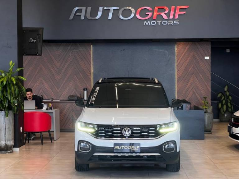 VOLKSWAGEN - T-CROSS - 2021/2021 - Branca - R$ 121.900,00