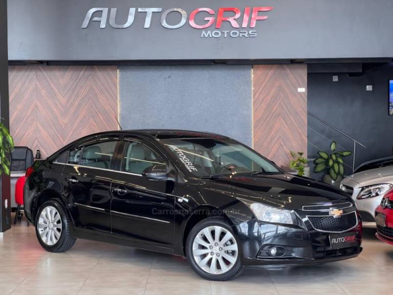 CHEVROLET - CRUZE - 2013/2014 - Preta - R$ 65.900,00