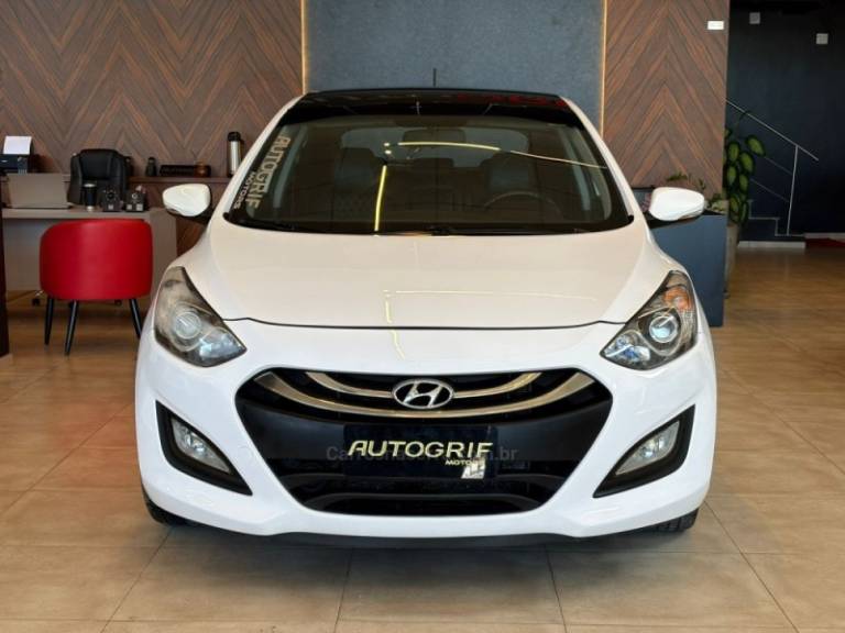 HYUNDAI - I30 - 2015/2015 - Branca - R$ 74.900,00
