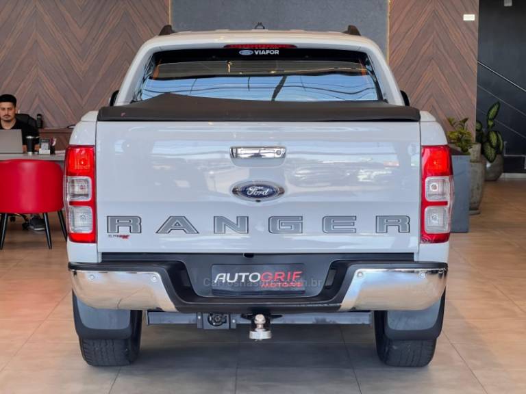 FORD - RANGER - 2021/2021 - Branca - R$ 184.900,00