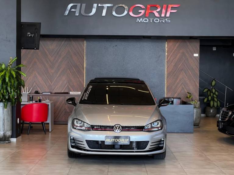 VOLKSWAGEN - GOLF - 2016/2016 - Prata - R$ 139.900,00