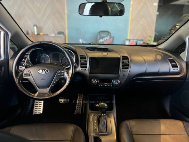 KIA MOTORS - CERATO - 2014/2014 - Prata - R$ 63.900,00