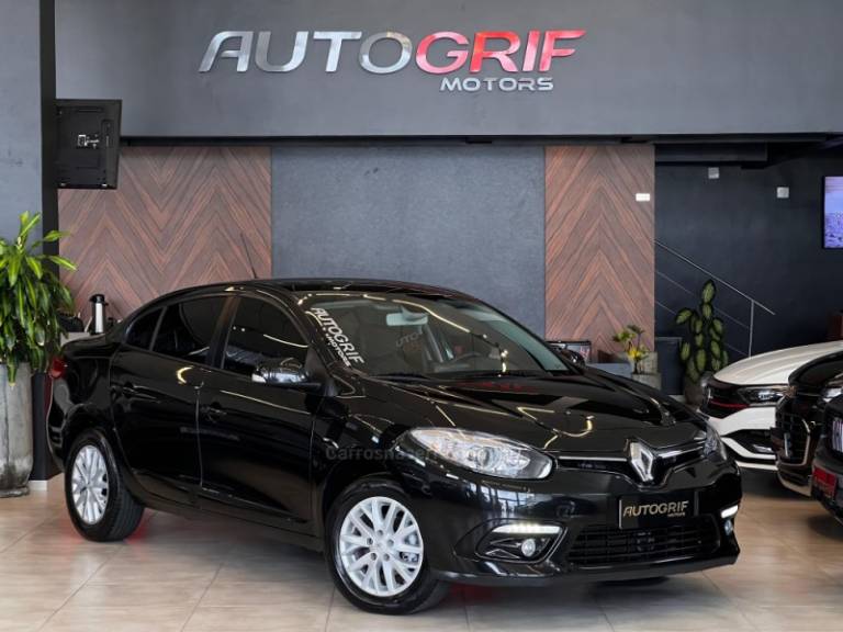 RENAULT - FLUENCE - 2017/2018 - Preta - R$ 61.900,00