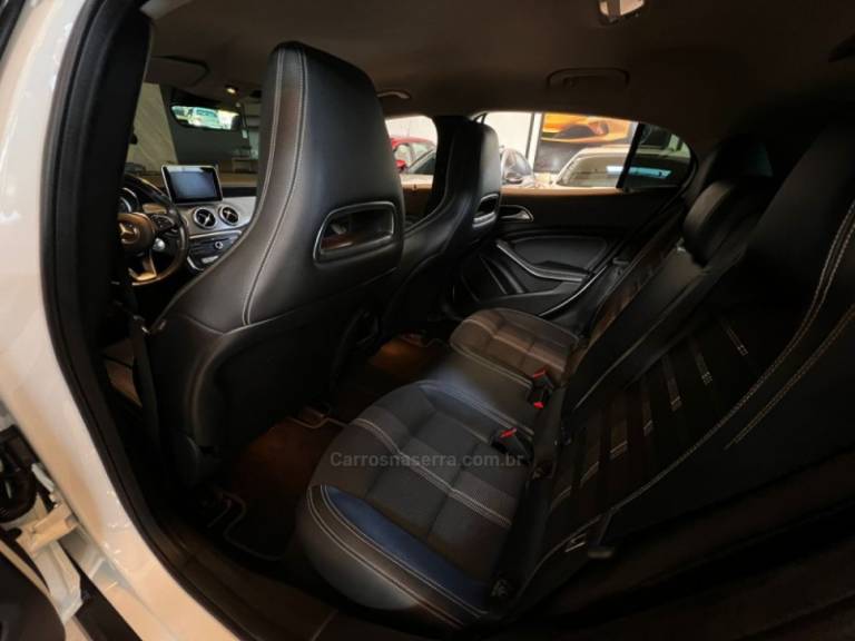 MERCEDES-BENZ - GLA 200 - 2019/2019 - Branca - R$ 133.900,00
