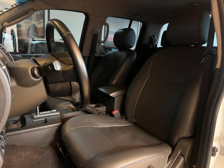 NISSAN - FRONTIER - 2015/2015 - Branca - R$ 105.900,00