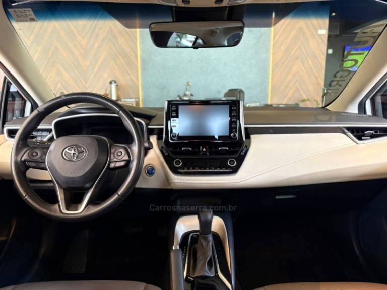 TOYOTA - COROLLA - 2020/2020 - Branca - R$ 131.900,00