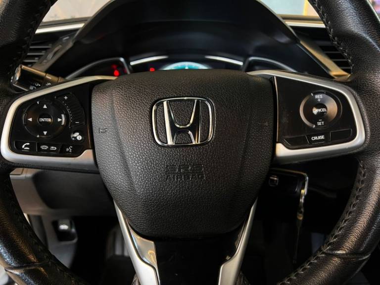 HONDA - CIVIC - 2016/2017 - Branca - R$ 108.900,00