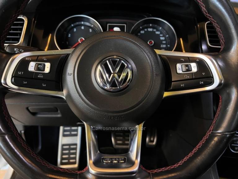 VOLKSWAGEN - GOLF - 2016/2016 - Prata - R$ 139.900,00