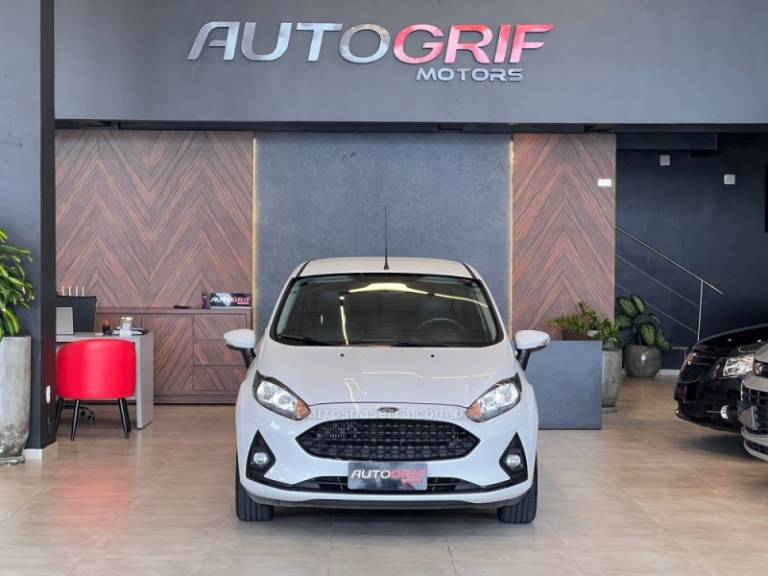 FORD - FIESTA - 2018/2018 - Branca - R$ 63.900,00