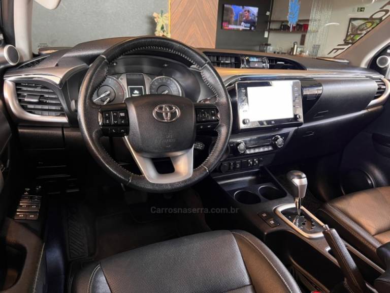 TOYOTA - HILUX - 2021/2021 - Branca - R$ 258.900,00