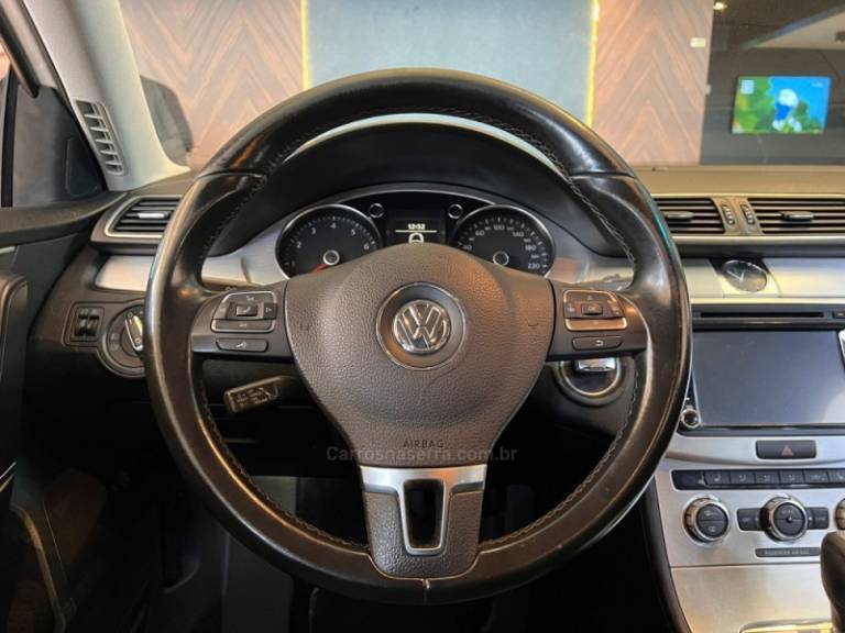 VOLKSWAGEN - PASSAT - 2012/2012 - Branca - R$ 63.900,00