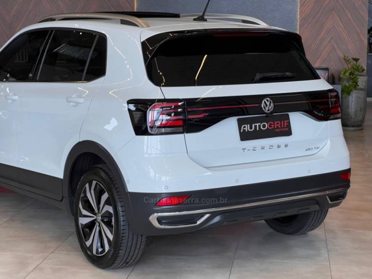 VOLKSWAGEN - T-CROSS - 2020/2021 - Branca - R$ 124.900,00