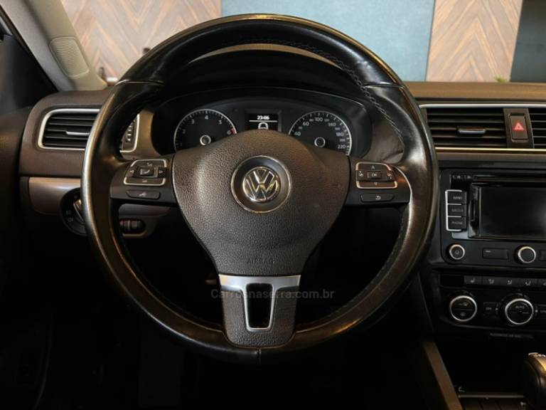 VOLKSWAGEN - JETTA - 2014/2014 - Branca - R$ 78.900,00