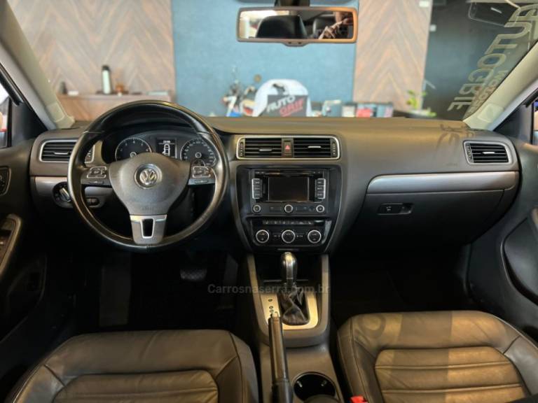 VOLKSWAGEN - JETTA - 2014/2014 - Branca - R$ 78.900,00