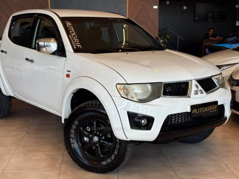 MITSUBISHI - L200 - 2012/2012 - Branca - R$ 96.900,00