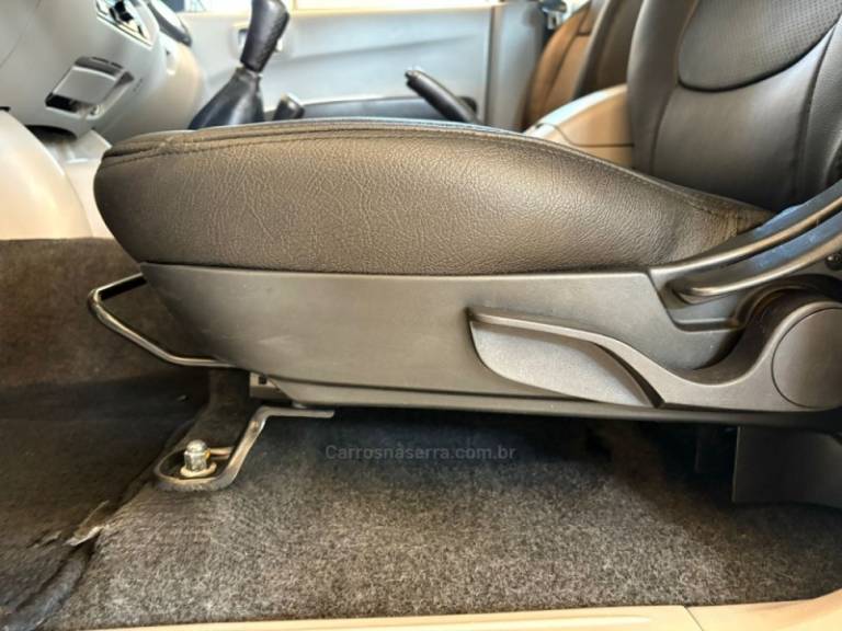 MITSUBISHI - L200 - 2012/2012 - Branca - R$ 96.900,00