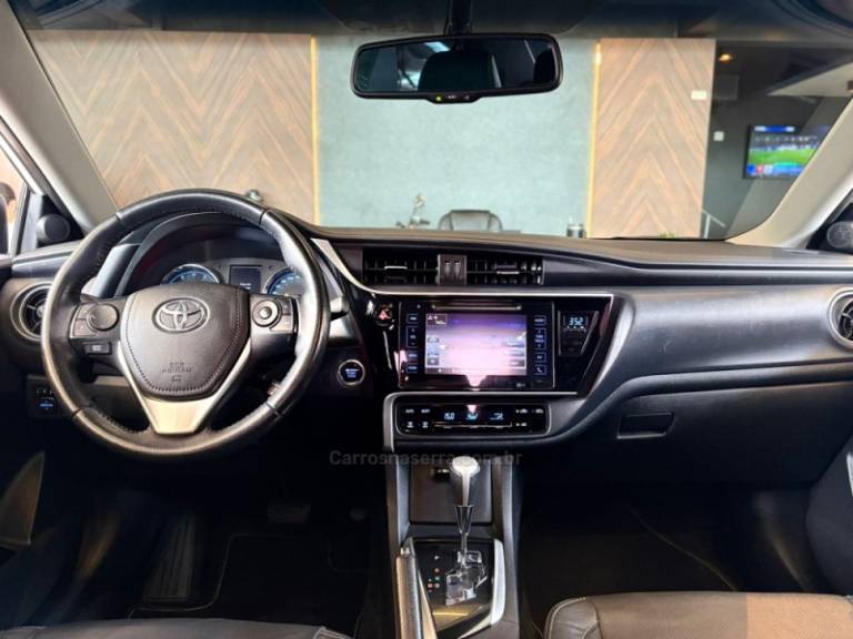 TOYOTA - COROLLA - 2019/2019 - Branca - R$ 105.900,00