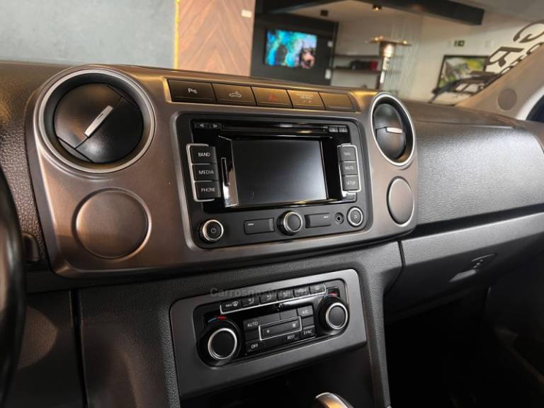 VOLKSWAGEN - AMAROK - 2015/2016 - Branca - R$ 118.900,00