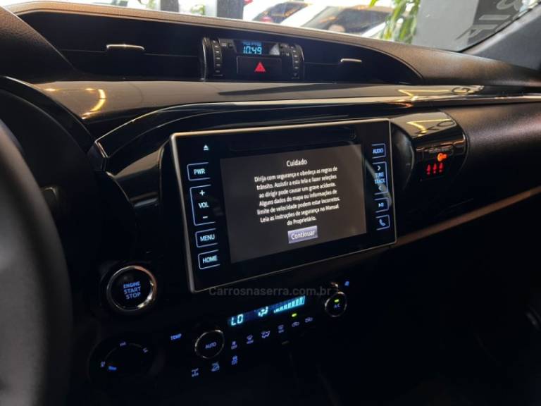 TOYOTA - HILUX - 2018/2019 - Prata - R$ 208.900,00