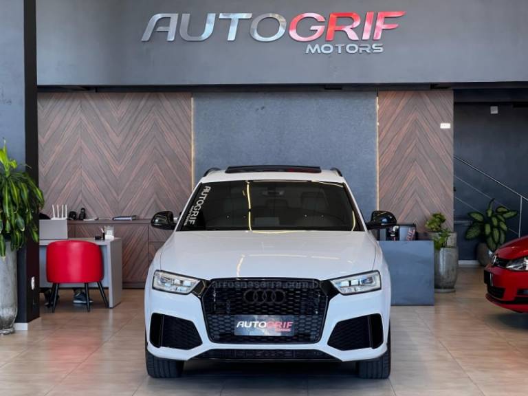 AUDI - RS Q3 - 2016/2017 - Branca - R$ 214.900,00