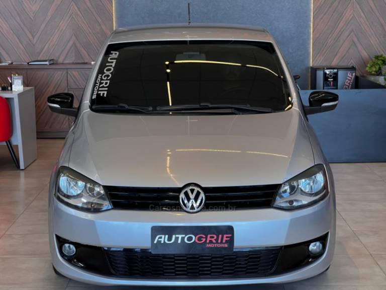 VOLKSWAGEN - FOX - 2012/2012 - Prata - R$ 38.900,00