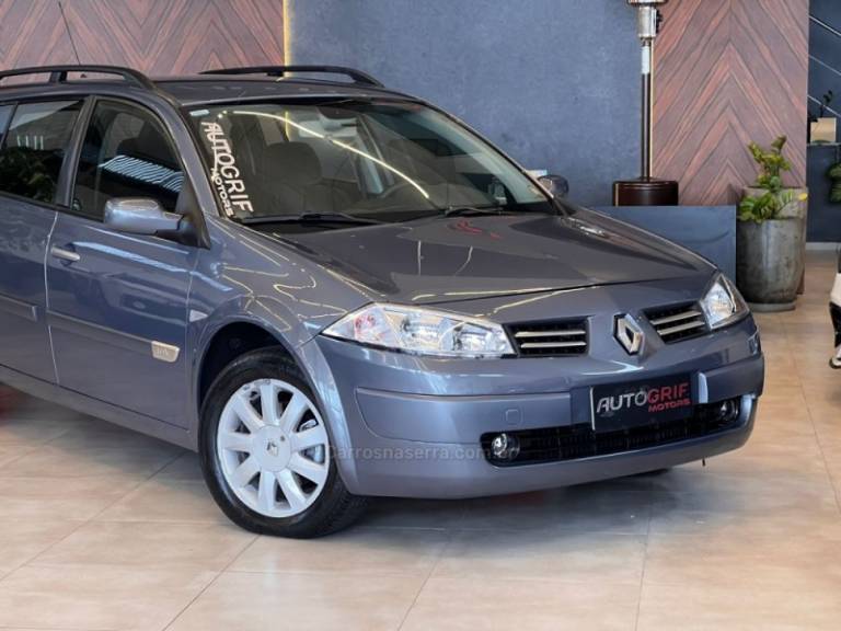 RENAULT - MÉGANE - 2011/2012 - Cinza - R$ 34.900,00