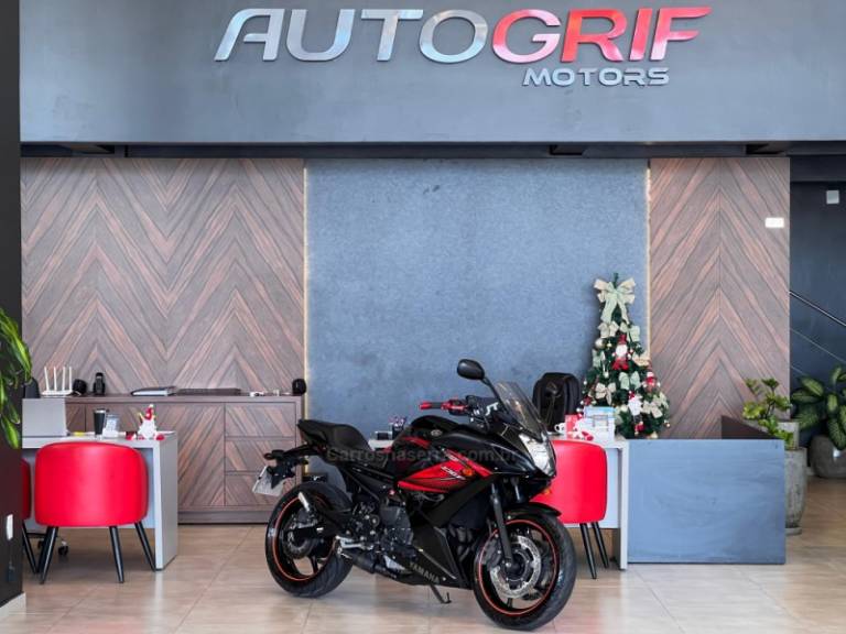 YAMAHA - XJ6 F - 2011/2012 - Preta - R$ 33.900,00