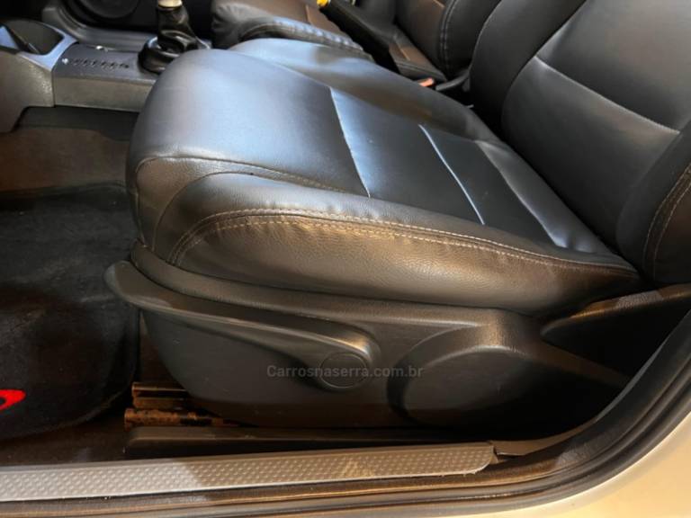 VOLKSWAGEN - SAVEIRO - 2009/2009 - Branca - R$ 51.900,00