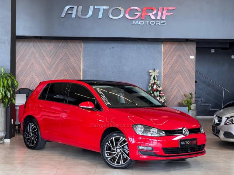 VOLKSWAGEN - GOLF - 2014/2015 - Vermelha - R$ 75.900,00