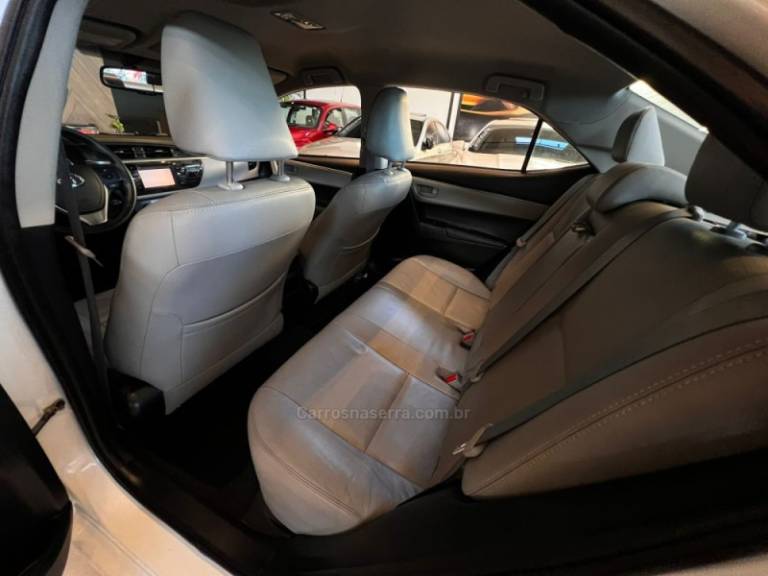 TOYOTA - COROLLA - 2015/2015 - Branca - R$ 88.900,00