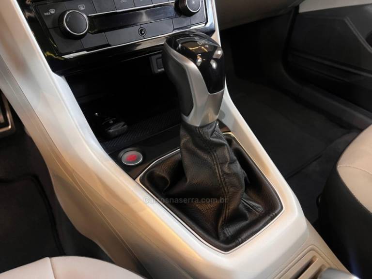 VOLKSWAGEN - T-CROSS - 2021/2021 - Branca - R$ 121.900,00