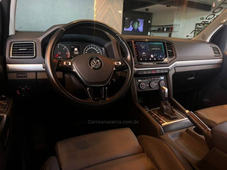 VOLKSWAGEN - AMAROK - 2022/2023 - Branca - R$ 208.900,00