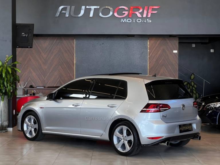 VOLKSWAGEN - GOLF - 2016/2016 - Prata - R$ 139.900,00