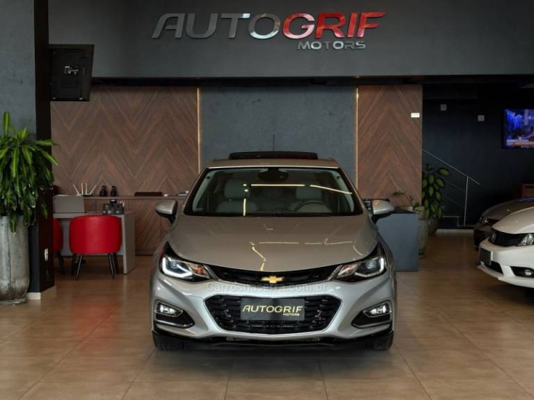 CHEVROLET - CRUZE - 2018/2018 - Prata - R$ 97.900,00