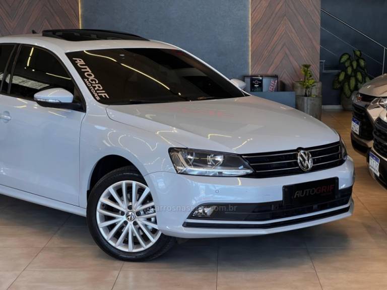 VOLKSWAGEN - JETTA - 2017/2017 - Cinza - R$ 89.900,00