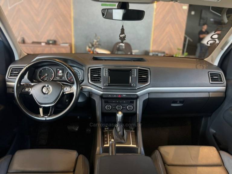 VOLKSWAGEN - AMAROK - 2022/2022 - Prata - R$ 185.900,00