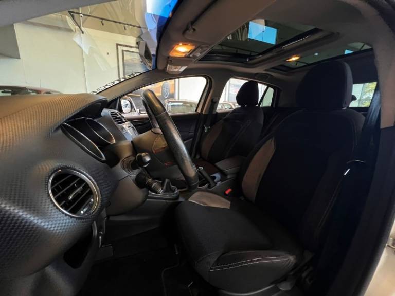 FIAT - BRAVO - 2012/2013 - Branca - R$ 44.900,00