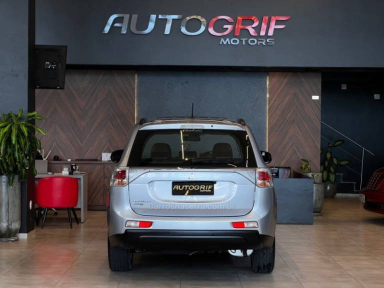MITSUBISHI - OUTLANDER - 2015/2015 - Prata - R$ 75.900,00