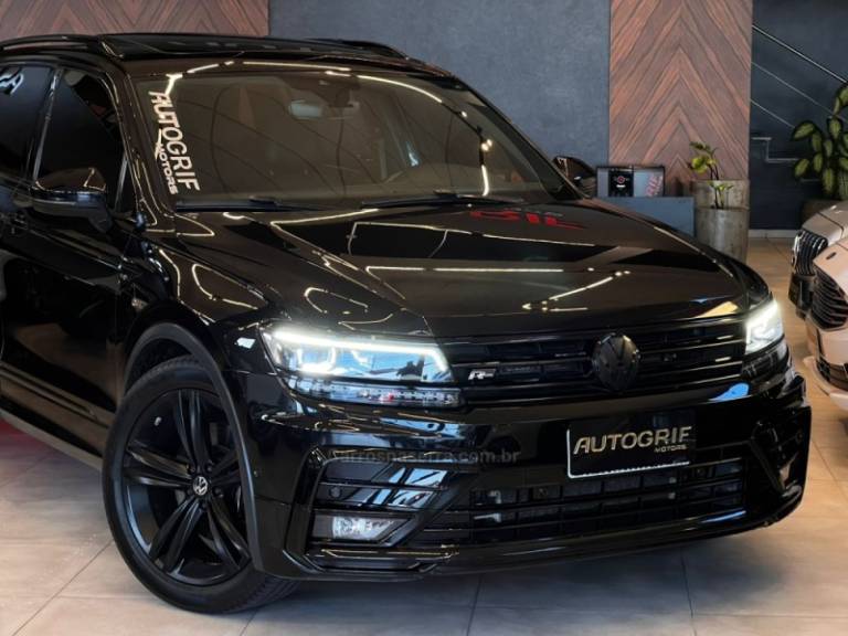 VOLKSWAGEN - TIGUAN - 2018/2018 - Preta - R$ 159.900,00