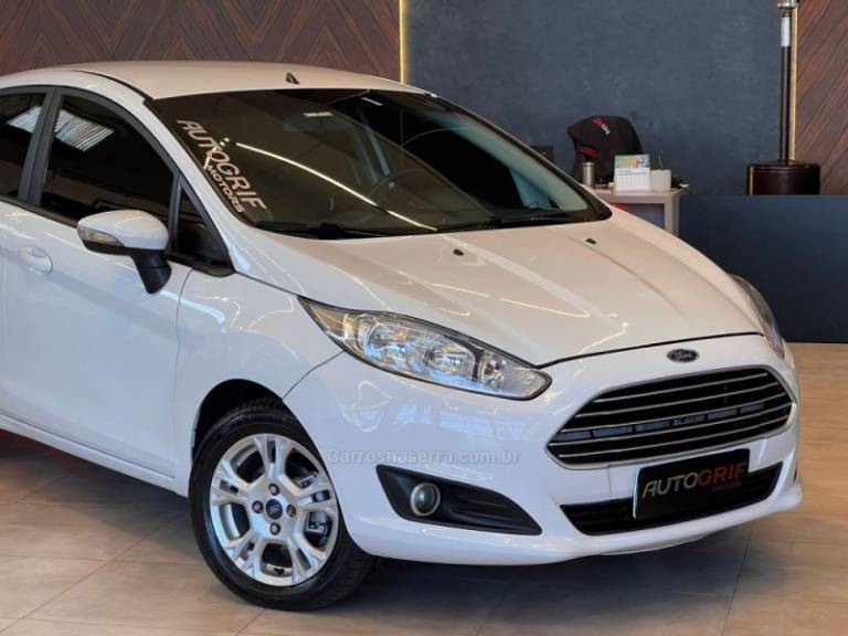 FORD - FIESTA - 2014/2014 - Branca - R$ 41.900,00