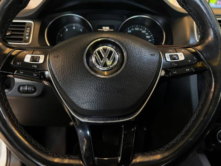 VOLKSWAGEN - JETTA - 2017/2017 - Branca - R$ 84.900,00