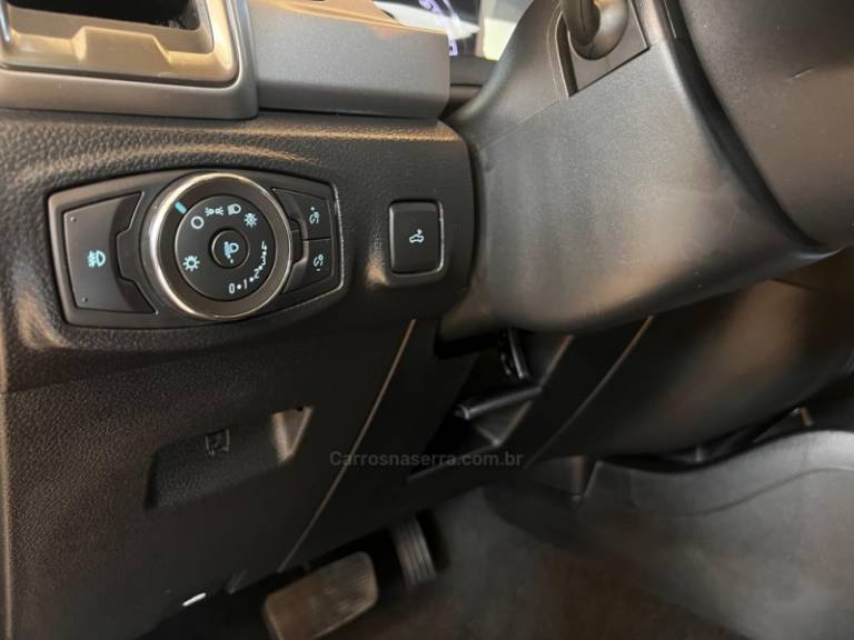 FORD - RANGER - 2021/2021 - Branca - R$ 184.900,00