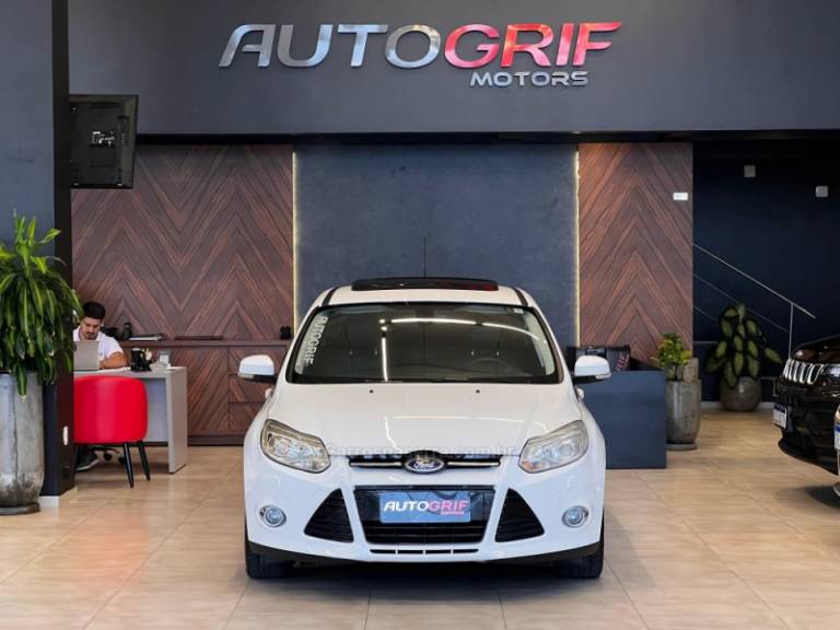 FORD - FOCUS - 2015/2015 - Branca - R$ 58.900,00