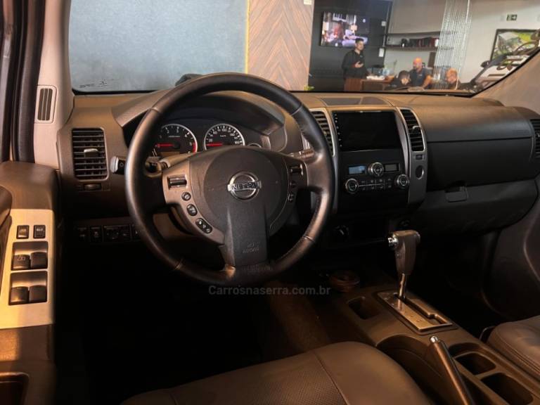 NISSAN - FRONTIER - 2015/2015 - Branca - R$ 105.900,00