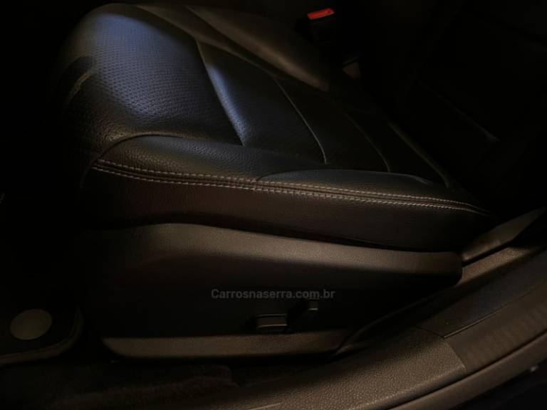 MERCEDES-BENZ - C 180 - 2019/2020 - Azul - R$ 158.900,00