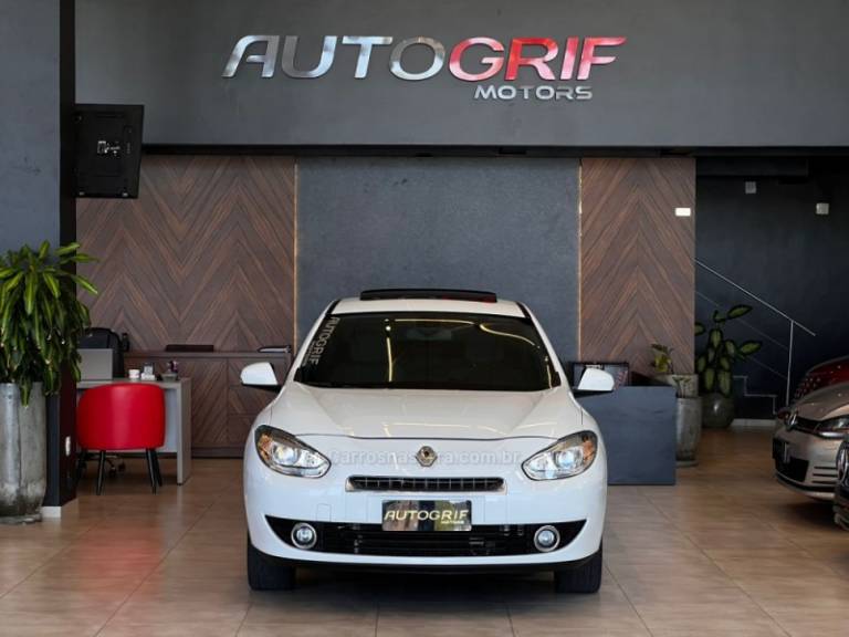 RENAULT - FLUENCE - 2014/2014 - Branca - R$ 46.900,00