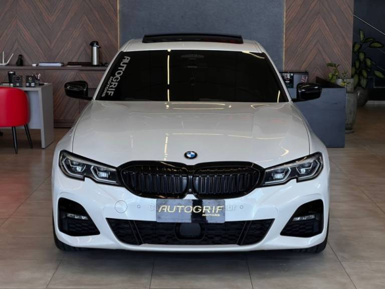 BMW - 330I - 2019/2019 - Branca - R$ 229.900,00