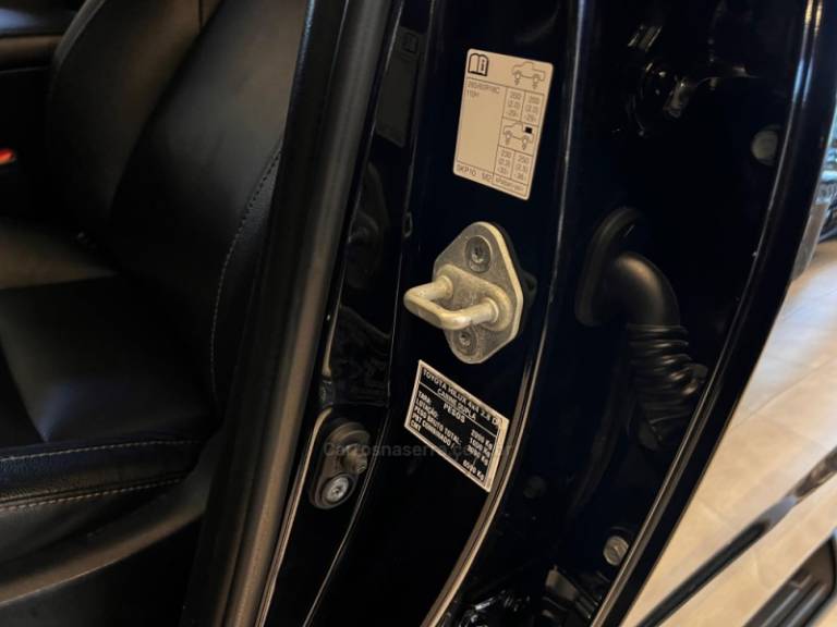 TOYOTA - HILUX - 2021/2021 - Preta - R$ 239.900,00