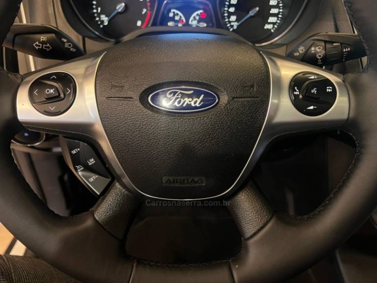 FORD - FOCUS - 2015/2015 - Branca - R$ 58.900,00